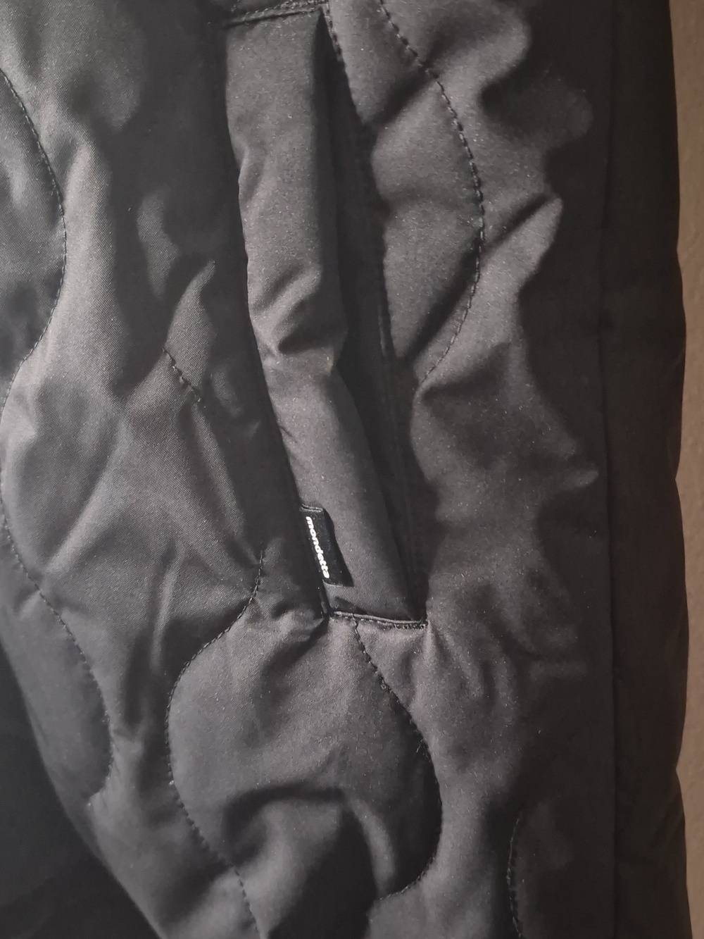 Mondetta Black Quilted Hooded Puffer Jacket - Picture 2 of 12